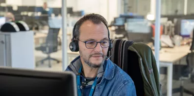 Opérateur en station de télésurveillance