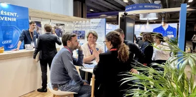 personnes sur le stand IMA